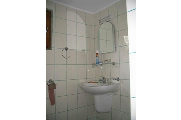 Rumānija Privát Almaş, Eksterjers